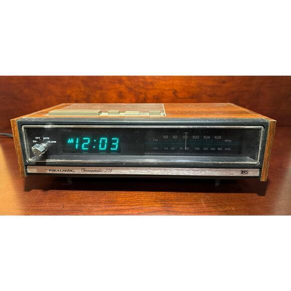 Vintage Realistic Chronomatic 208 AM/FM Clock Radio Stereo Walnut Tested Works - Picture 1 of 11